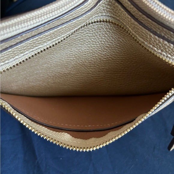 Tutilo New York Gold Wristlet - faux leather - Picture 6 of 8